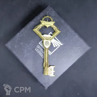 Описание картинки Dark Angel inner circle Bottle opener Открывашка внутреннего круга Темных ангелов от Fle94 по цене 2 100руб | Свободный Рынок Миниатюр - СРМ