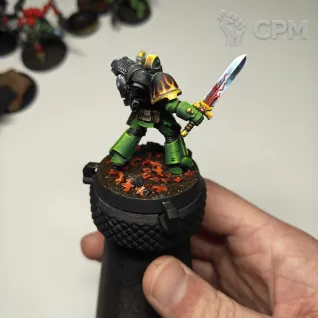 Описание картинки Лейтенант с силовым мечом (Primaris Lieutenant with Power Sword) от GoruPaint по цене 2 500руб | Свободный Рынок Миниатюр - СРМ
