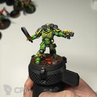 Описание картинки Лейтенант с силовым мечом (Primaris Lieutenant with Power Sword) от GoruPaint по цене 2 500руб | Свободный Рынок Миниатюр - СРМ