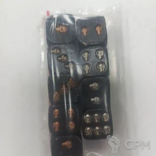 Описание картинки Кубики с черепами от Delphina17 по цене 1 350руб | Свободный Рынок Миниатюр - СРМ