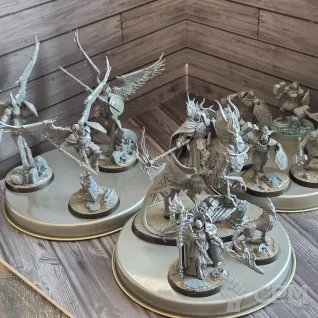 Описание картинки Stormcast Eternals Spearhead - собраны, базы украшены и замагничены от Alchba по цене 10 000руб | Свободный Рынок Миниатюр - СРМ