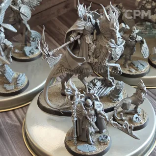 Описание картинки Stormcast Eternals Spearhead - собраны, базы украшены и замагничены от Alchba по цене 10 000руб | Свободный Рынок Миниатюр - СРМ