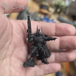 Описание картинки Captain in phobos armour от Radical Warhammer по цене 2 000руб | Свободный Рынок Миниатюр - СРМ