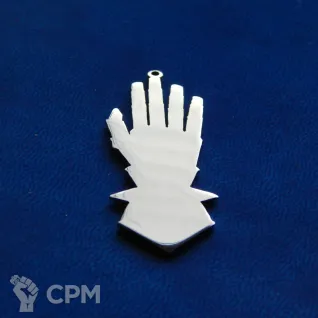 Описание картинки Кулон Iron Hand от Строго по-Имперски по цене 1 000руб | Свободный Рынок Миниатюр - СРМ
