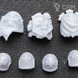Описание картинки Black Templars shoulder pads от Tenzen по цене 250руб | Свободный Рынок Миниатюр - СРМ