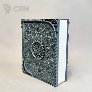Описание картинки Коробка для карт и кубиков Книга Изобретателя от Миниатюры и фигурки по цене 935руб | Свободный Рынок Миниатюр - СРМ