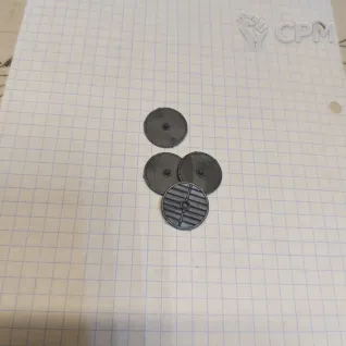 Описание картинки Щит круглый большой плоский, пластик Варгеймс Атла от V130177@mail.ru по цене 15руб | Свободный Рынок Миниатюр - СРМ