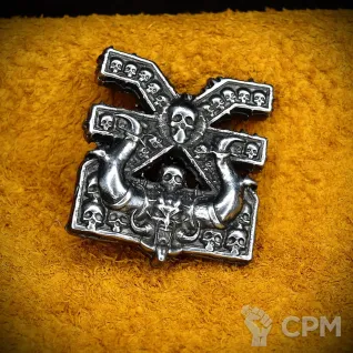 Описание картинки Значок Кхорн древние боги Warhammer от Game&Reality Studio по цене 1 200руб | Свободный Рынок Миниатюр - СРМ