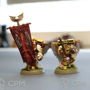 Описание картинки Sanguinary Guard 5шт. оригинал + игровой покрас от Rusty Bolter по цене 5 500руб | Свободный Рынок Миниатюр - СРМ