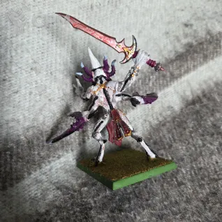 Описание картинки Greater daemon of slaanesh от User37934 по цене 9 000руб | Свободный Рынок Миниатюр - СРМ