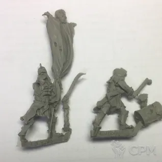 Описание картинки Uruk-hai Scout Drummer and Banner Bearer от  по цене 450руб | Свободный Рынок Миниатюр - СРМ