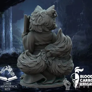Описание картинки Кицунэ | Коллекционная миниатюра 70 мм от Blood Carrot Knights по цене 1 350руб | Свободный Рынок Миниатюр - СРМ