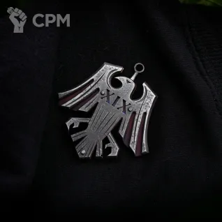 Описание картинки Кулон Гвардии Ворона от Строго по-Имперски по цене 2 790руб | Свободный Рынок Миниатюр - СРМ