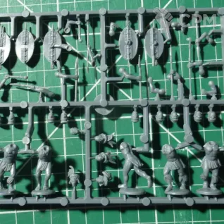 Описание картинки VLW41  Zulus! - 38 Hard plastic miniatures от Base 28 по цене 3 500руб | Свободный Рынок Миниатюр - СРМ
