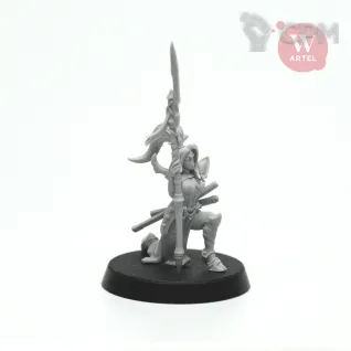 Описание картинки Миниатюра Nyara, Kneeling Gladiatrix от Артель W по цене 950руб | Свободный Рынок Миниатюр - СРМ