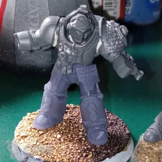 Описание картинки Grey Knights - Terminator Legs (x5) от 3Д печать миниатюр по цене 197руб | Свободный Рынок Миниатюр - СРМ