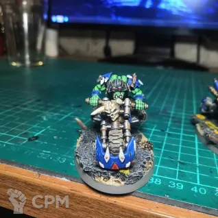 Описание картинки Ork warbiker, байкеры орков от у Васи по цене 900руб | Свободный Рынок Миниатюр - СРМ