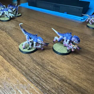 Описание картинки Набор покрашенных Tyranid Termagants от slavenzka по цене 900руб | Свободный Рынок Миниатюр - СРМ