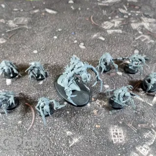 Описание картинки Tyranids Broodlord and Genestealers от Каджит по цене 4 998руб | Свободный Рынок Миниатюр - СРМ