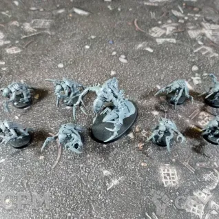 Описание картинки Tyranids Broodlord and Genestealers от Каджит по цене 4 998руб | Свободный Рынок Миниатюр - СРМ