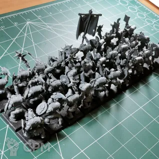 Описание картинки Orc &amp; Goblin Tribes Orc Boyz x30 (Orc Boyz Mob) от Каджит по цене 9 998руб | Свободный Рынок Миниатюр - СРМ
