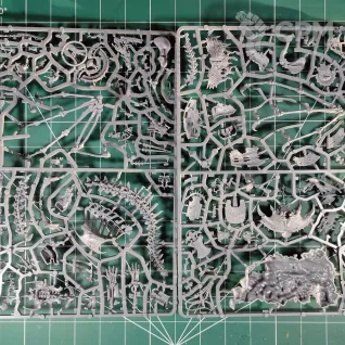 Описание картинки Tomb Kings Of Khemri Tomb King / Lich Priest On Necrolith Bone Dragon от Vault Boy по цене 9 498руб | Свободный Рынок Миниатюр - СРМ