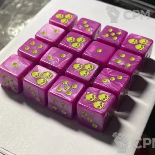 Описание картинки Кубы Гвардия смерти \ Death Guard Nurgle Dice 16мм 16шт от Sentinel Guardian по цене 800руб | Свободный Рынок Миниатюр - СРМ