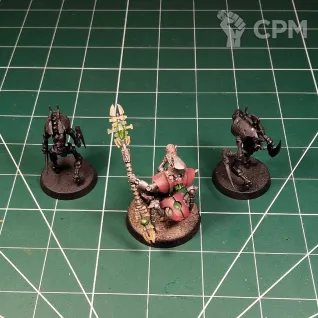 Описание картинки Necrons Cryptek Technomancer and Cryptothralls от Каджит по цене 2 198руб | Свободный Рынок Миниатюр - СРМ
