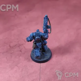 Описание картинки Raven Guard Primaris Lieutenan от Каджит по цене 2 498руб | Свободный Рынок Миниатюр - СРМ