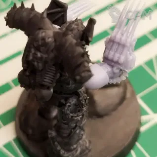 Описание картинки Night Lords Lightning Claws v2 от Стальные Небеса по цене 250руб | Свободный Рынок Миниатюр - СРМ