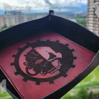 Описание картинки Adeptus Mechanicus/Dice Tray/Лоток/Дайс Трей/Арена/адептус механикус от Krontwar по цене 3 000руб | Свободный Рынок Миниатюр - СРМ