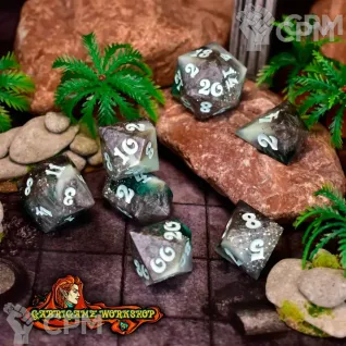 Описание картинки Осколки звезды. Авторские дайсы ручной работы от Gabrigame_Print по цене 1 250руб | Свободный Рынок Миниатюр - СРМ