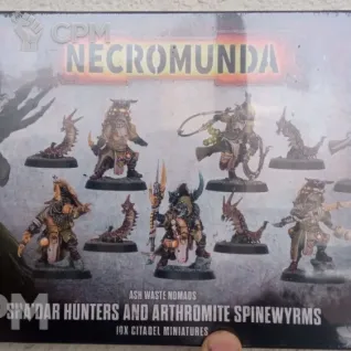 Описание картинки Sha'dar Hunters and Arthromite Spinewyrms от Xero по цене 4 900руб | Свободный Рынок Миниатюр - СРМ