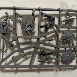 Описание картинки Auric Runemaster от Red Ember по цене 4 300руб | Свободный Рынок Миниатюр - СРМ