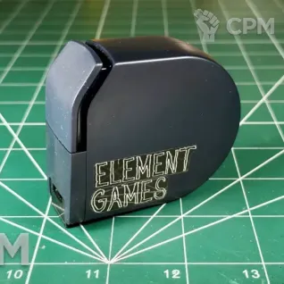 Описание картинки Измерительная рулетка дюймовая 3м x 15мм от Vault Boy по цене 1 498руб | Свободный Рынок Миниатюр - СРМ