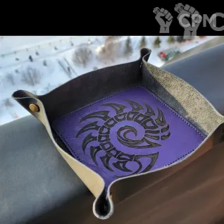 Описание картинки Dice Tray Tyranids/Лоток/Дайс Трей тираниды генокульт/Арена/Тарелка от Krontwar по цене 3 500руб | Свободный Рынок Миниатюр - СРМ
