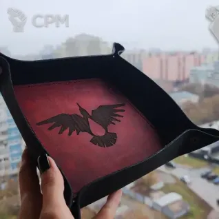 Описание картинки Blood_Ravens Кровавые ВороныDice Tray/Лоток/Дайс Трей/Арена/Тарелка от Krontwar по цене 3 500руб | Свободный Рынок Миниатюр - СРМ