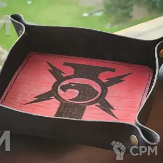 Описание картинки Dice Tray Adeptus Custodes/Лоток/Дайс Трей Кустодес/Арена/Тарелка от Krontwar по цене 3 300руб | Свободный Рынок Миниатюр - СРМ