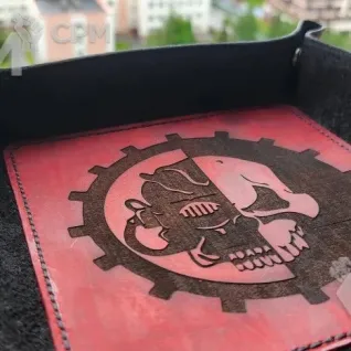 Описание картинки Adeptus Mechanicus/Dice Tray/Лоток/Дайс Трей/Арена/адептус механикус от Krontwar по цене 3 500руб | Свободный Рынок Миниатюр - СРМ
