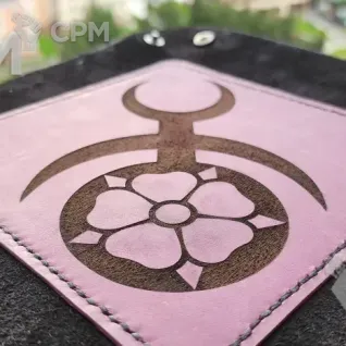 Описание картинки Dice Tray Slaanesh/Лоток/Дайс Трей/ слаанешАрена/Тарелка от Krontwar по цене 3 300руб | Свободный Рынок Миниатюр - СРМ