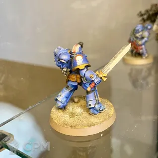 Описание картинки Lieutenant with Power Weapon (Dark Imperium) от notr3d по цене 2 000руб | Свободный Рынок Миниатюр - СРМ