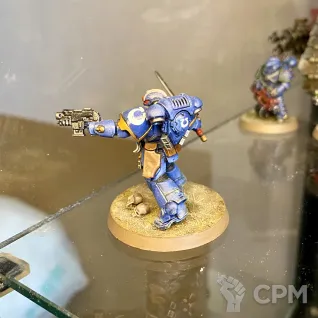 Описание картинки Lieutenant with Power Weapon (Dark Imperium) от notr3d по цене 2 000руб | Свободный Рынок Миниатюр - СРМ