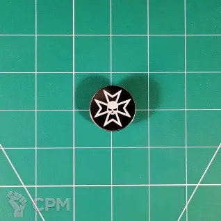 Описание картинки Значок Black Templars Pin от Vault Boy по цене 998руб | Свободный Рынок Миниатюр - СРМ