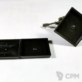 Описание картинки Square Base 30x30 mm Подставка квадратная пластик от Vault Boy по цене 48руб | Свободный Рынок Миниатюр - СРМ