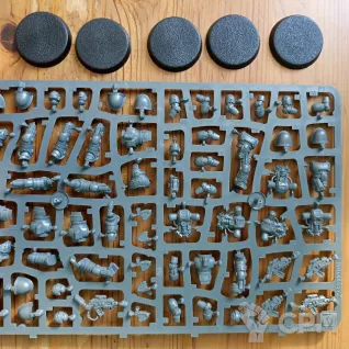 Описание картинки 5x MKII Legionaries, оригинал на литниках. от Пилорама по цене 1 000руб | Свободный Рынок Миниатюр - СРМ