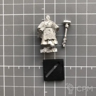 Описание картинки Warrior Priest with Great Hammer от Old Metal Collector по цене 2 850руб | Свободный Рынок Миниатюр - СРМ