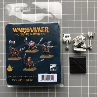 Описание картинки Dwarf Doomseeker 1 от Old Metal Collector по цене 1 150руб | Свободный Рынок Миниатюр - СРМ