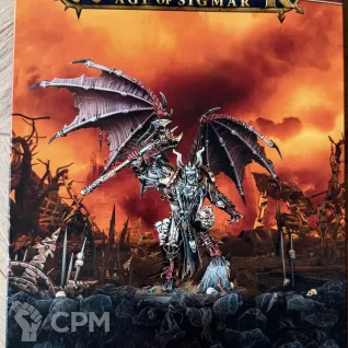 Описание картинки Daemon Prince AoS / WH40K от Konvad по цене 9 000руб | Свободный Рынок Миниатюр - СРМ