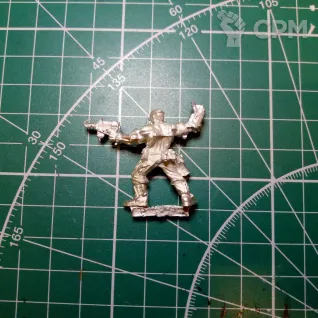 Описание картинки Catachan Officer with Power Fist от Stark Foundry по цене 330руб | Свободный Рынок Миниатюр - СРМ