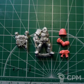 Описание картинки Space Marine Apothecary 1 от Stark Foundry по цене 355руб | Свободный Рынок Миниатюр - СРМ